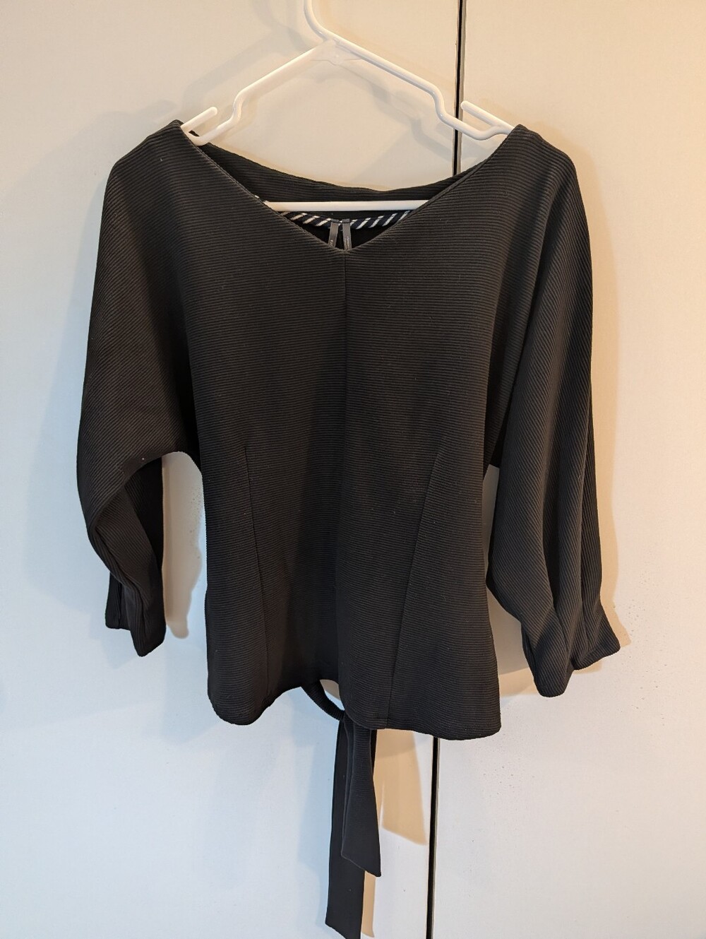 Anthropologie Women’s Medium Black V-Neck Tie-Back Top NWT